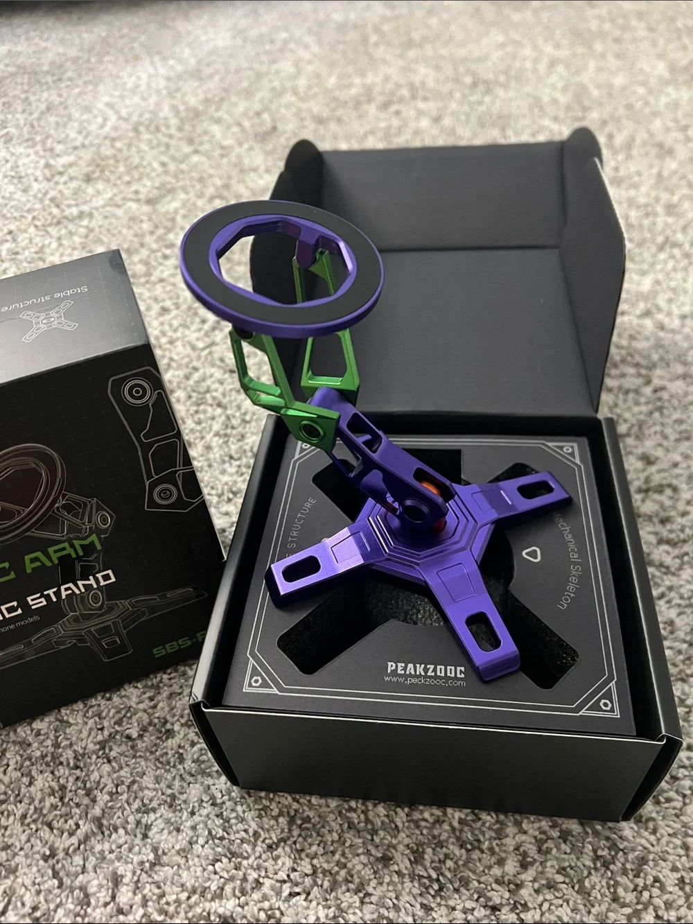 Robotic Arm iPhone Magnetic Stand - Purple